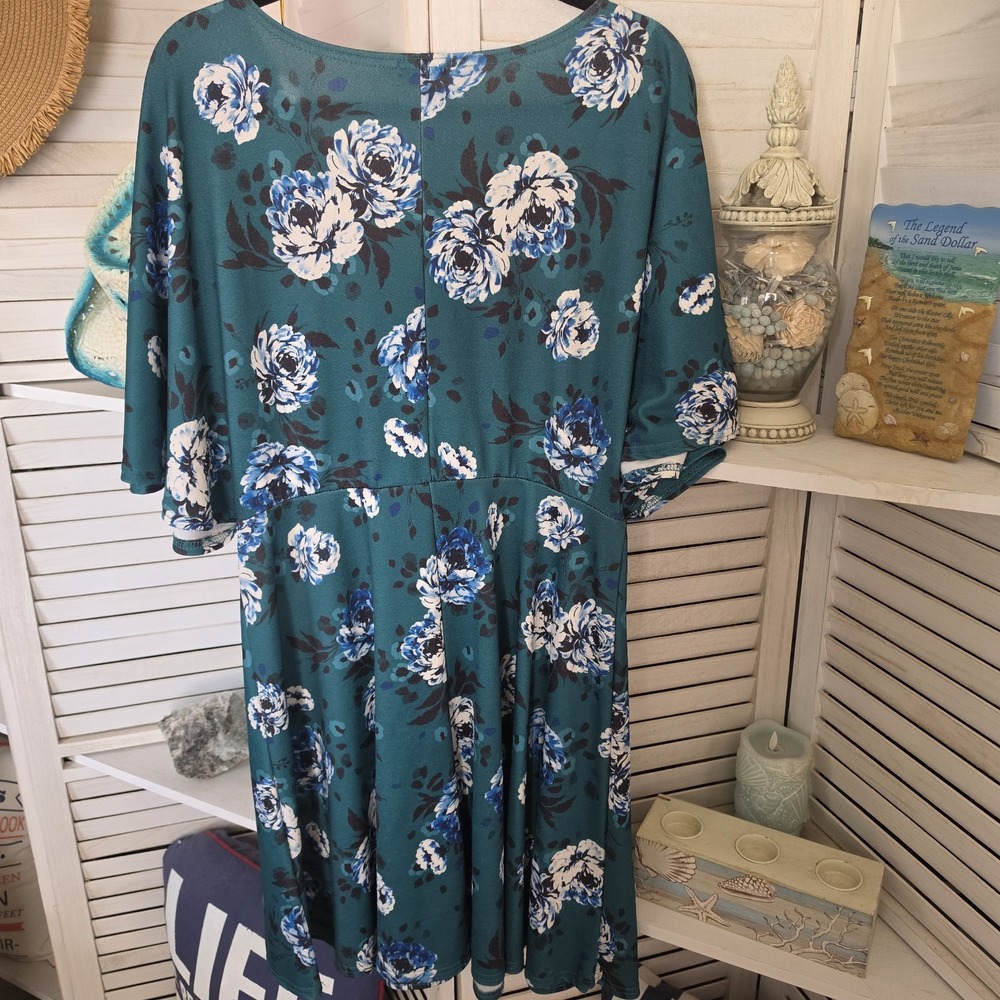 Bohoo Green Floral Cottagecore Vneck Dress Size 12 - Picture 5 of 7